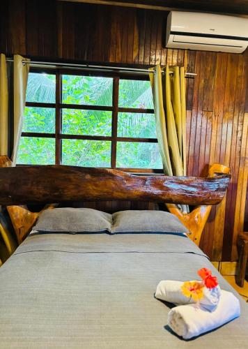 1 double bed, 1 twin bed