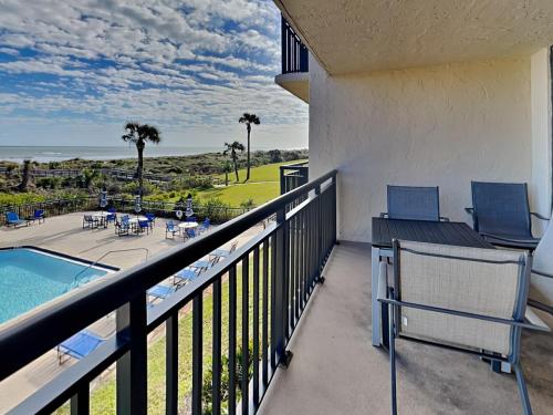 Barefoot Trace 208, 2 Bedrooms, Sleeps 6, Ocean Front, Pool, WiFi in St. Augustine, USA