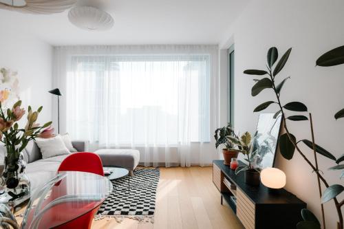 Cozy and Sunny Apartment with free parking Sky Park, Братислава (фото 4)