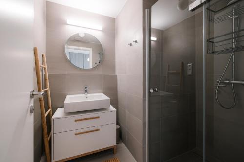 Cozy and Sunny Apartment with free parking Sky Park, Братислава (фото 10)