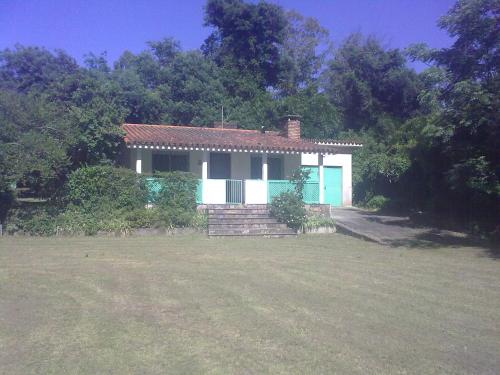Casa De Temporada A 4 Cuadras De La Playa, Con Parque Y Parrillero, A 10 Min De Piriápolis