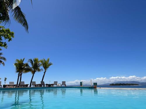 สระว่ายน้ำ, Beachcomber Island Resort  in หมู่เกาะมามานุคา