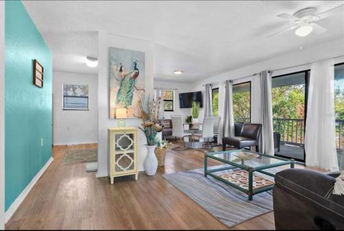 SeaShell Retreat Near Beach in เอลเลนตัน (FL)