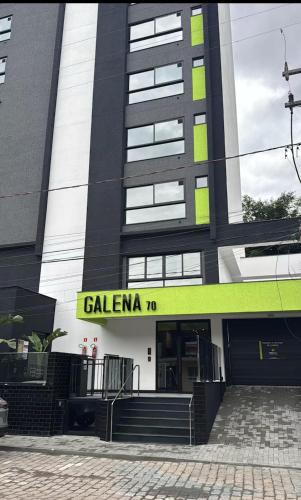 Loft Moderno no Centro de Blumenau in บลูเมนัว