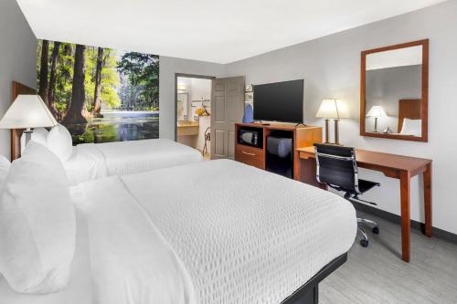 Best Western Southlake Inn - image 18