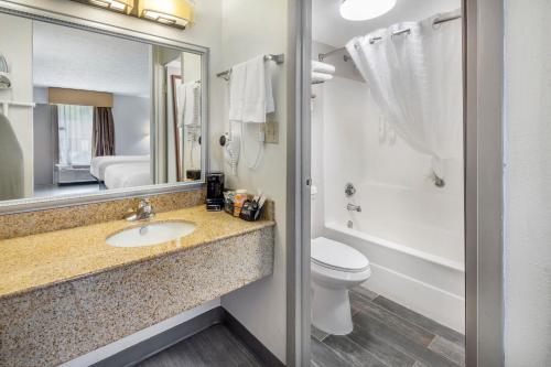 Best Western Southlake Inn - image 39
