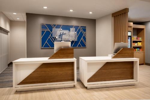 Vista exterior, Holiday Inn Express And Suites Fresno Airport By IHG in Fresno (CA)