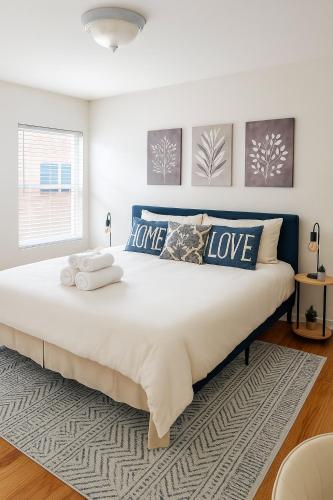 Stylish 3BR Getaway plus Pool in Tarzana
