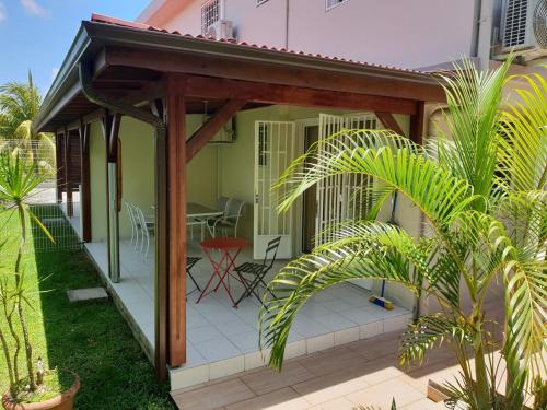 Appartement 2 pièces proche centre Commercial Galléria (Appartement 2 pieces proche centre Commercial Galleria) in Le Lamentin