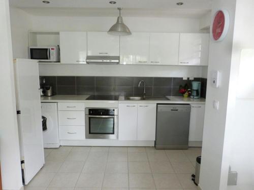 Appartement 2 pièces proche centre Commercial Galléria (Appartement 2 pieces proche centre Commercial Galleria) in Le Lamentin