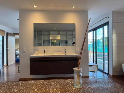 Villa Californienne proche Nouméa (Villa Californienne proche Noumea) in Dumbéa