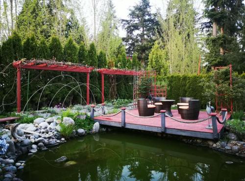 สวน, Abbie's Cozy Single Rooms in เมเปิลริดจ์ (BC)