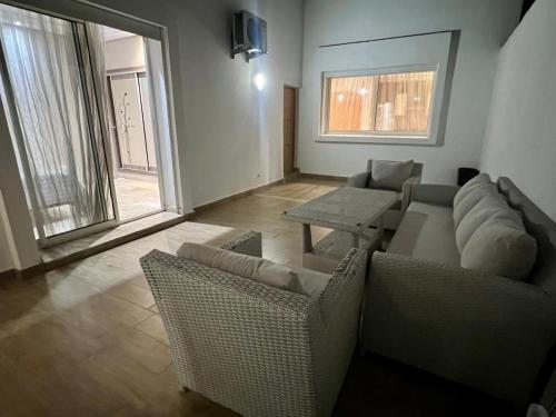Large 2 bedroom apartment with terrasse in Palmier Casablanca, Casablanca (fotografie 7)