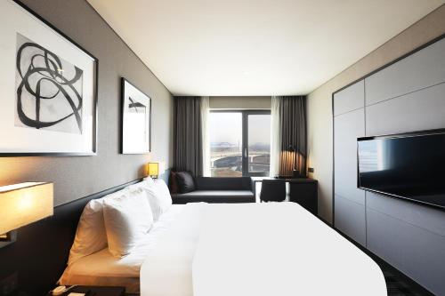 Hotel Marinabay Seoul Room Type - Premier Double Room - Complimentary Pool Access for 2 People