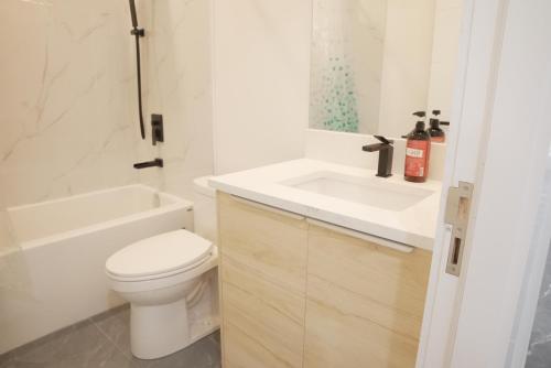 Private Room in Walkout Suite Near Foothills Hospital & UCalgary, Calgary (foto 6)