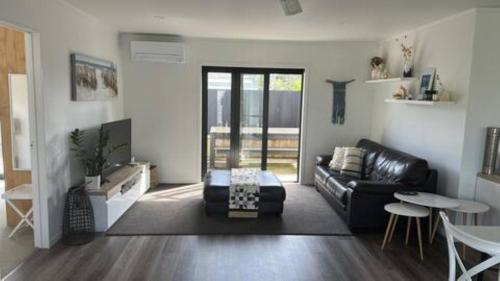Hosts on the Coast Tamaki Delight in Whangamata
