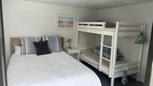 Hosts on the Coast Tamaki Delight in Whangamata
