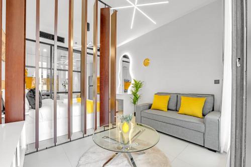 Waves - Cozy & Modern JVC Escape With Pool & Gym Access in Jumeirah Village Circle