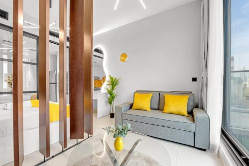 Waves - Cozy & Modern JVC Escape With Pool & Gym Access in Jumeirah Village Circle