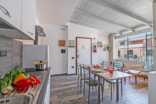 virtuve, Pino Resort with shared pool in Torre Lapillo