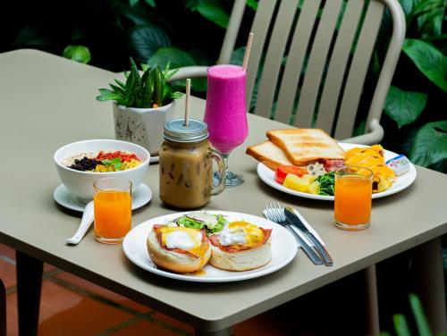 Food and beverages, Onederz Kampot in Kampot