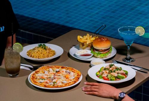 Food and beverages, Onederz Kampot in Kampot