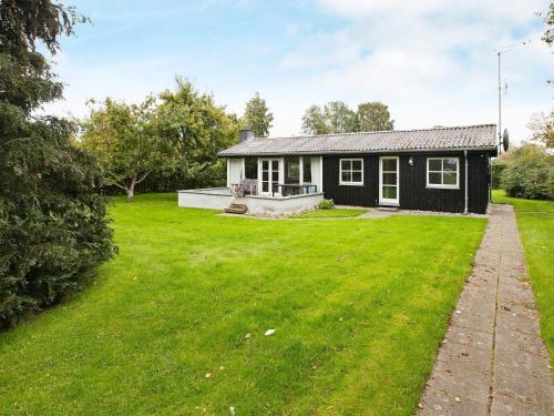 6 person holiday home in Dronningmølle-By Traum