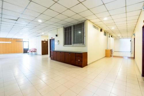 ทัศนียภาพภายนอกโรงแรม, แอท เกท สุวรรณภูมิ แอร์พอร์ต (At Gate Suvarnabhumi Airport) near โรงพยาบาลสิรินธร