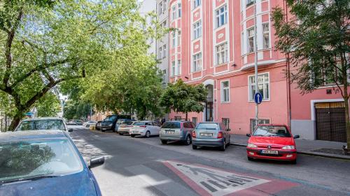 Apartment image 10