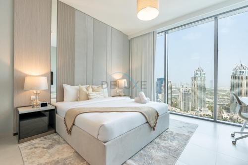 Panoramic High-Floor 1BR Overlooking Yachts and Dubai Water Canal, Moments from JBR Beach, LIV MarinaMarine Transport, and Skydive Dubai, LIV Marina, Dubai Marina by Deluxe Holiday Homes, Дубай (фото 3)