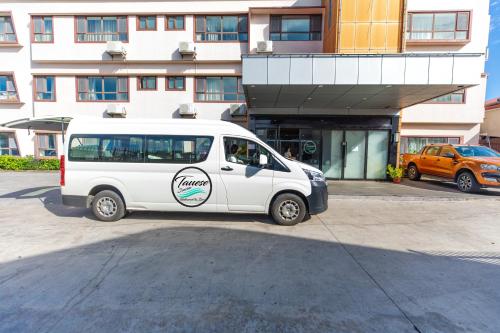. Tauese Seaview Hotel