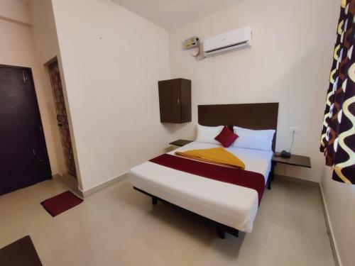 Super Hotel O Red Moon Residency