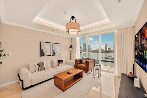 Luxury 2BR Retreat Gorgeous Beach & Skyline Views, Dubaj (zdjęcie 2)