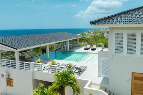 balkon/taras, Luxury Ocean View Villa with Private Pool - Curaçao (Luxury Ocean View Villa with Private Pool - Curacao) in Willibrordus