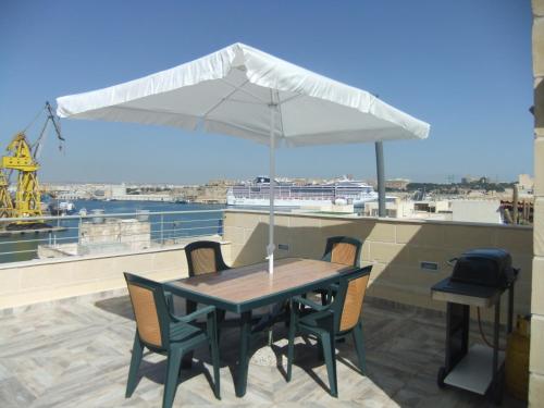 Senglea Apartments - image 11