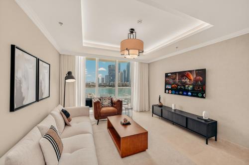 Luxury 2BR Retreat Gorgeous Beach & Skyline Views, Dubaj (zdjęcie 3)