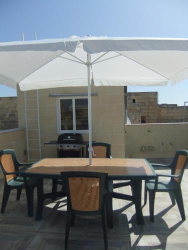 Senglea Apartments - image 12