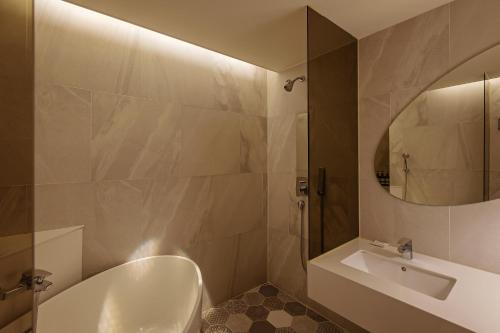 room detail thumbnail 2