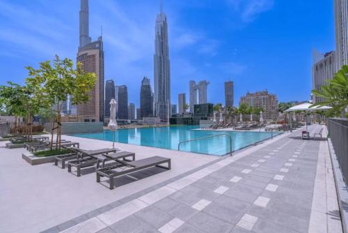 VOGUE DOWNTOWN VIEWS II Luxurious One Bedroom Apartment with Balcony and full Amenities, Opposite Dubai Mall Skybridge, Walkable to Burj Khalifa, Dubai (foto 3)