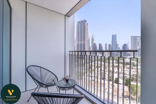 VOGUE DOWNTOWN VIEWS II Luxurious One Bedroom Apartment with Balcony and full Amenities, Opposite Dubai Mall Skybridge, Walkable to Burj Khalifa, Dubai (foto 4)