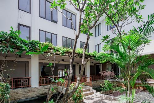 Exterior view, Sans Vibes Jasmine Suite TB Simatupang in Cilandak
