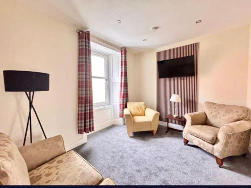 Central Charming Sea View Loft Flat in Troon