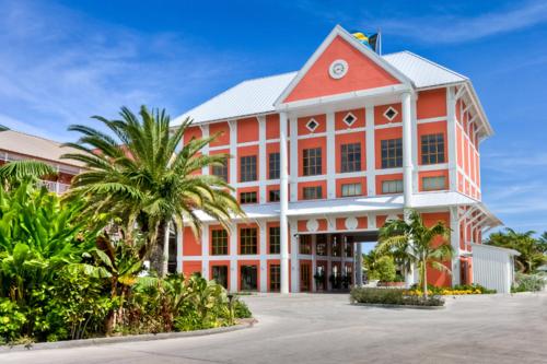Pelican Bay Hotel