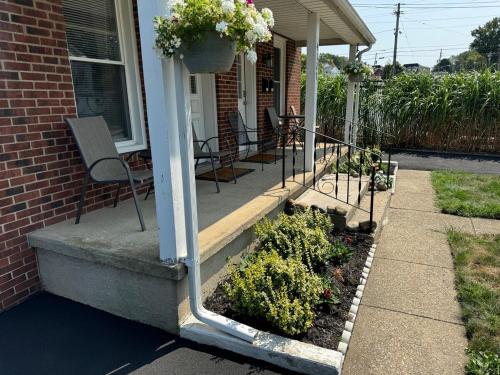 Downtown Willoughby Historic District Gem 3 in 威勒比