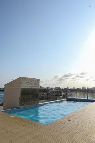 Басейн, Palm Terraces 3BR All en-suite Beach view apartment - Nyali in Момбаса