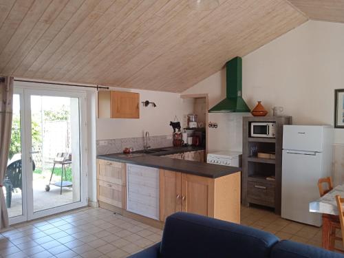Gîte Vairé 3 pièces 4 personnes - FR-1-426-431 - image 9