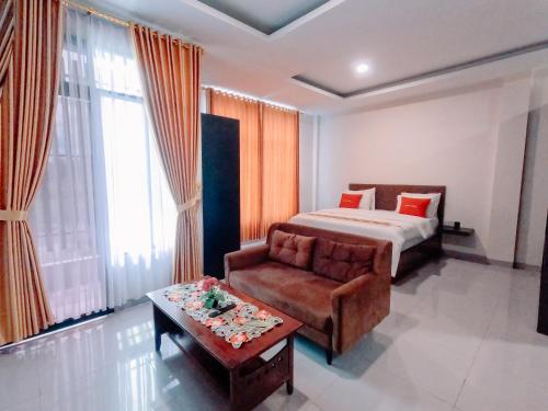 Noah Hotel Silangit in Siborongborong