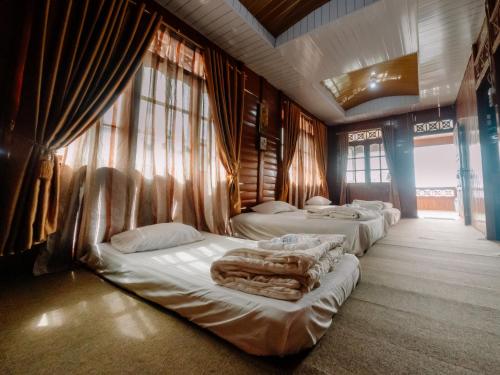 Noah Hotel Silangit in Siborongborong