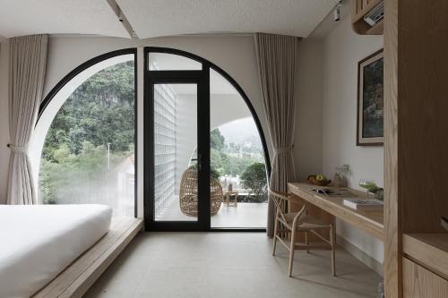 room detail thumbnail 2