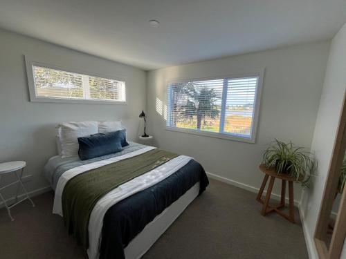 Newly refurbished house on Pepe in Tairua